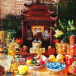 Bàn thờ ông địa nên đặt ở đâu để mang lại nhiều may mắn