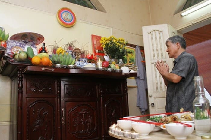 Lễ vật cúng gia tiên mùng 1, rằm 15 gồm có gì?