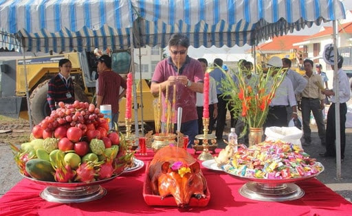 Mâm cúng đặt đại